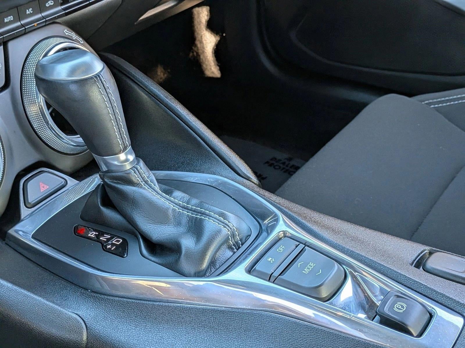 2017 Chevrolet Camaro 2dr Coupe 1LT