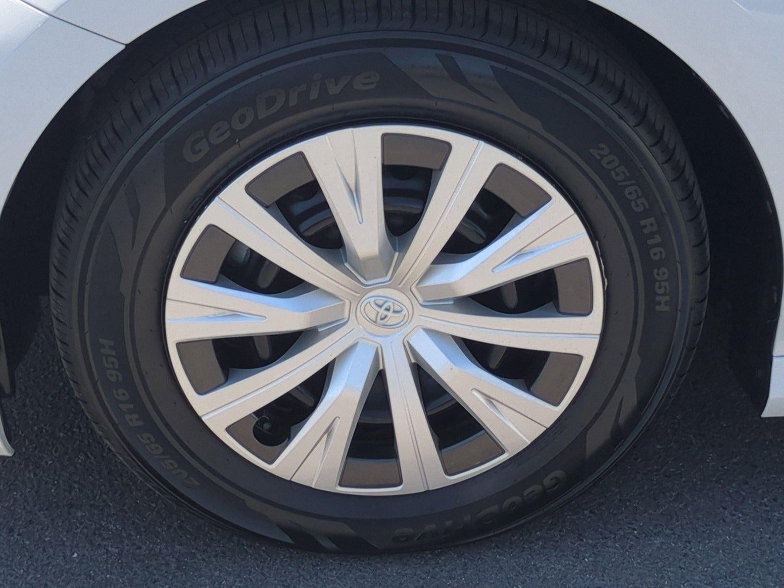 2022 Toyota Camry Hybrid LE CVT (Natl)