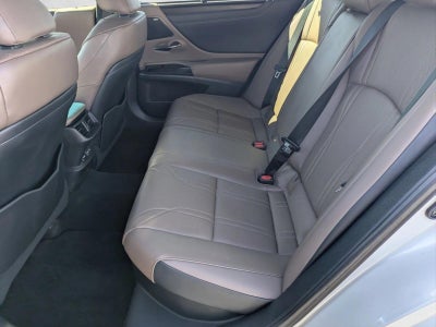 2022 Lexus ES 300h Ultra Luxury FWD