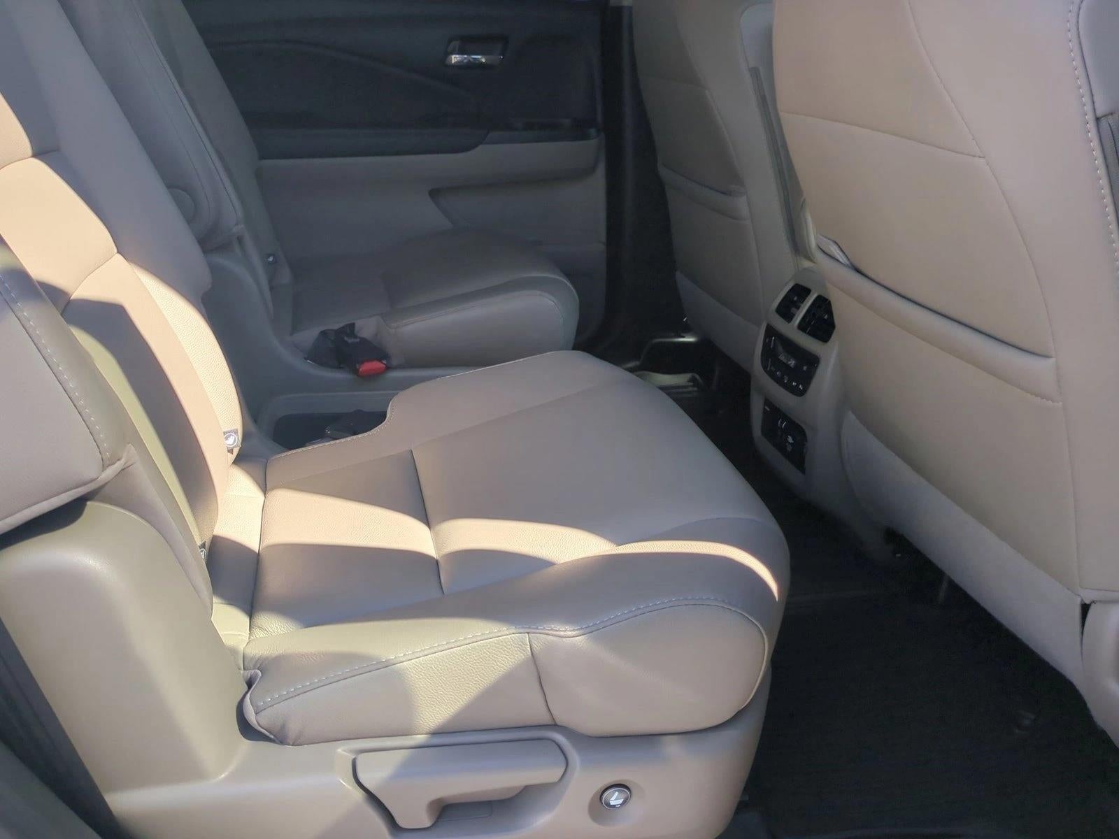 2022 Honda Pilot Touring 7-Passenger 2WD