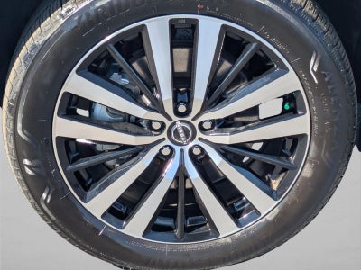 2025 Nissan Pathfinder Platinum 2WD