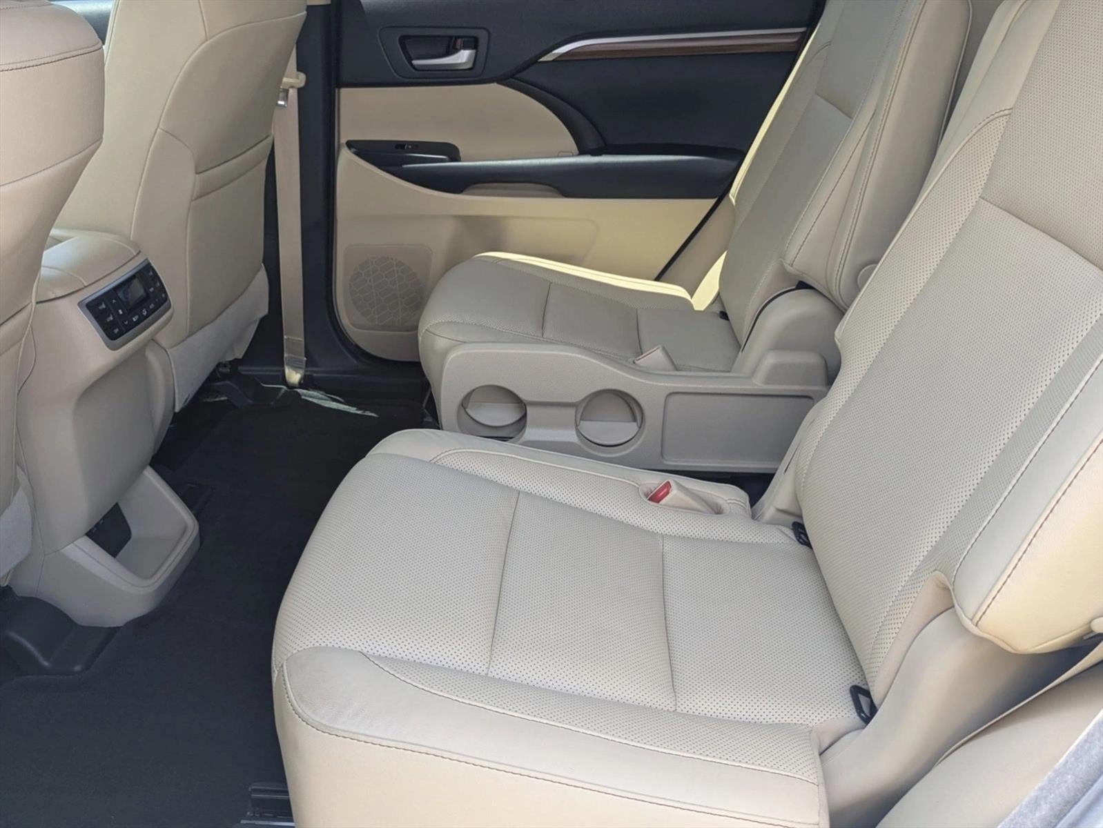 2017 Toyota Highlander Limited Platinum V6 AWD (Natl)