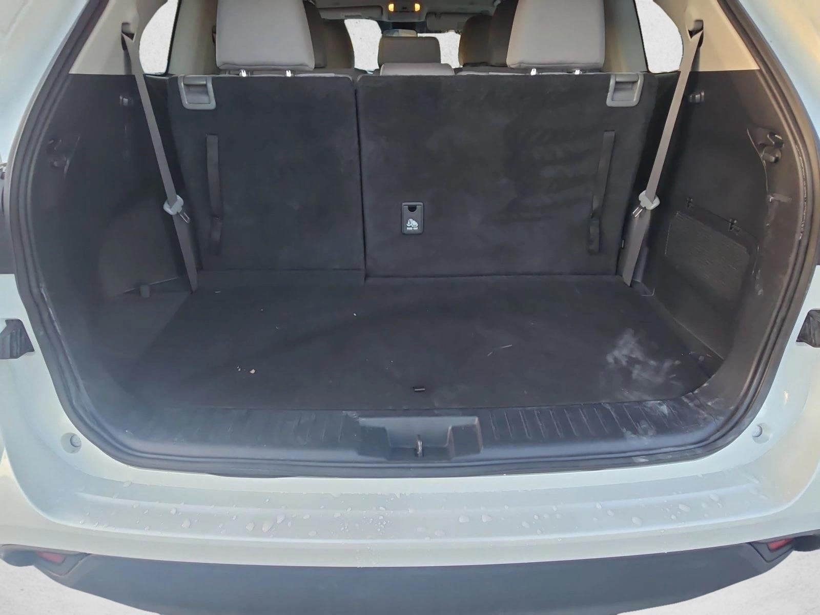 2024 Toyota Highlander LE FWD (GS)