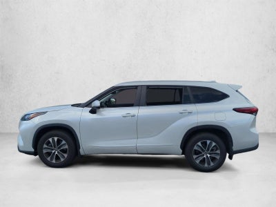 2023 Toyota Highlander XLE AWD (Natl)