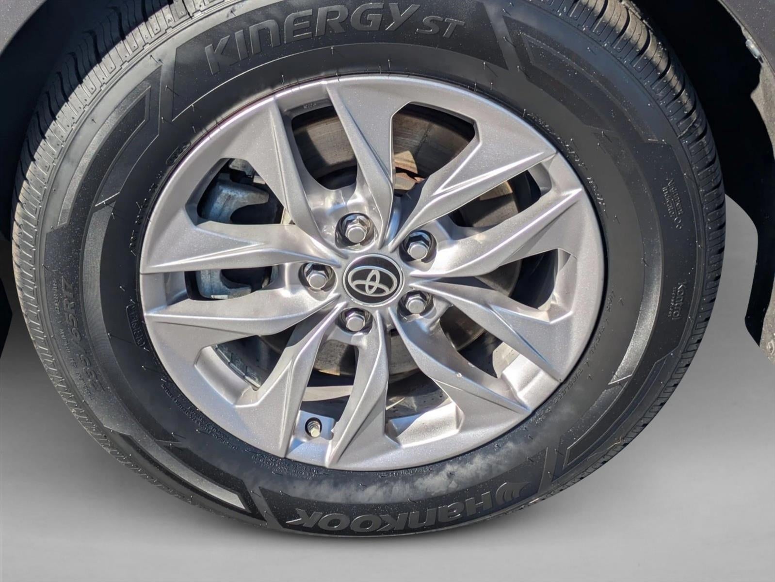 2022 Toyota Sienna XLE FWD 8-Passenger (Natl)