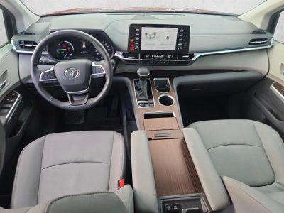 2024 Toyota Sienna XLE FWD 8-Passenger (Natl)