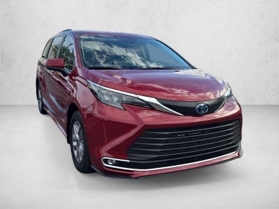 2024 Toyota Sienna XLE FWD 8-Passenger (Natl)