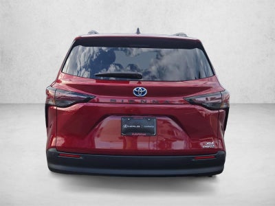2024 Toyota Sienna XLE FWD 8-Passenger (Natl)