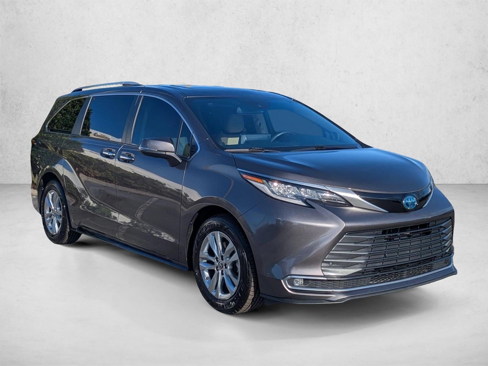 2023 Toyota Sienna Limited FWD 7-Passenger (GS)