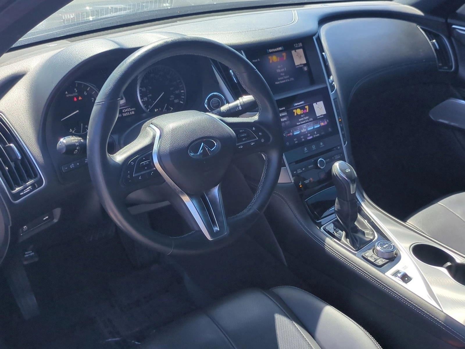 2022 INFINITI Q60 LUXE RWD