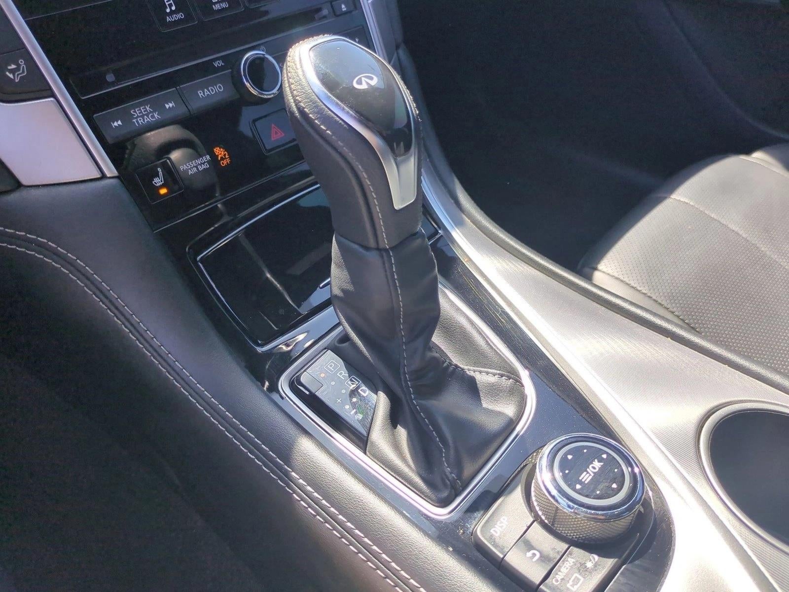 2022 INFINITI Q60 LUXE RWD