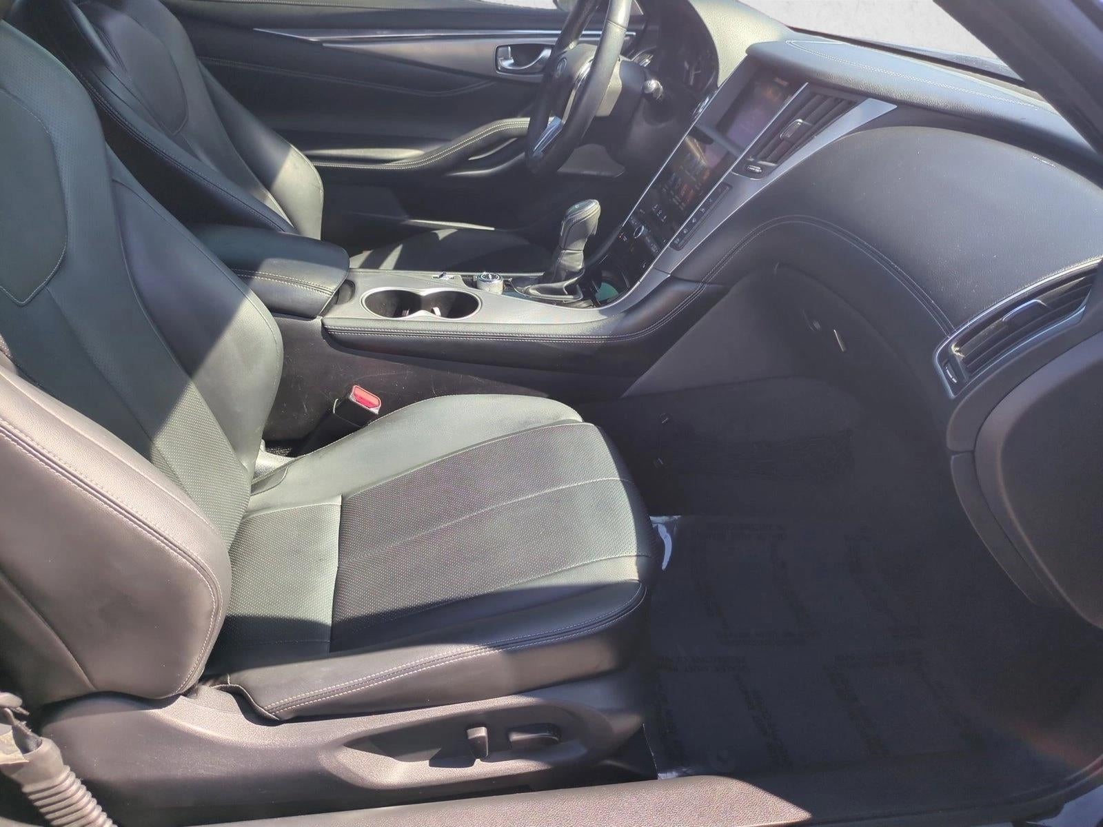 2022 INFINITI Q60 LUXE RWD