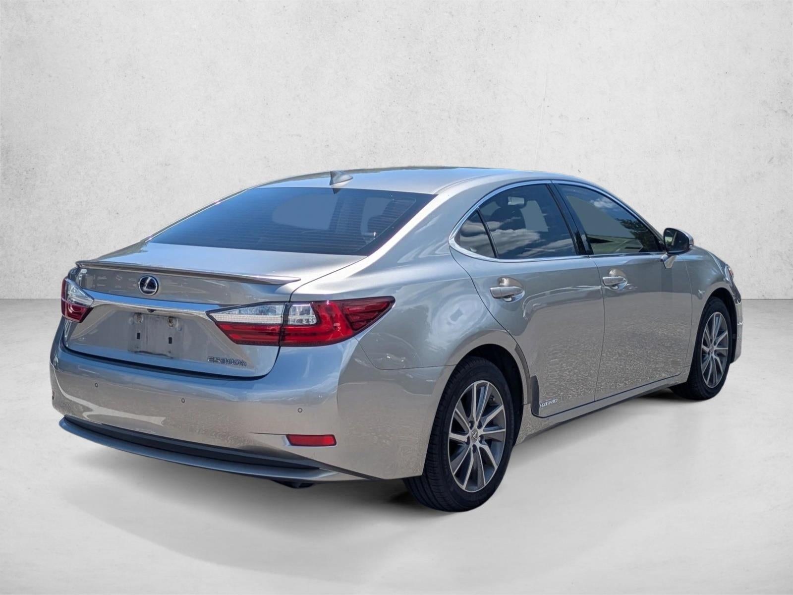 2016 Lexus ES 300h 4dr Sdn Hybrid