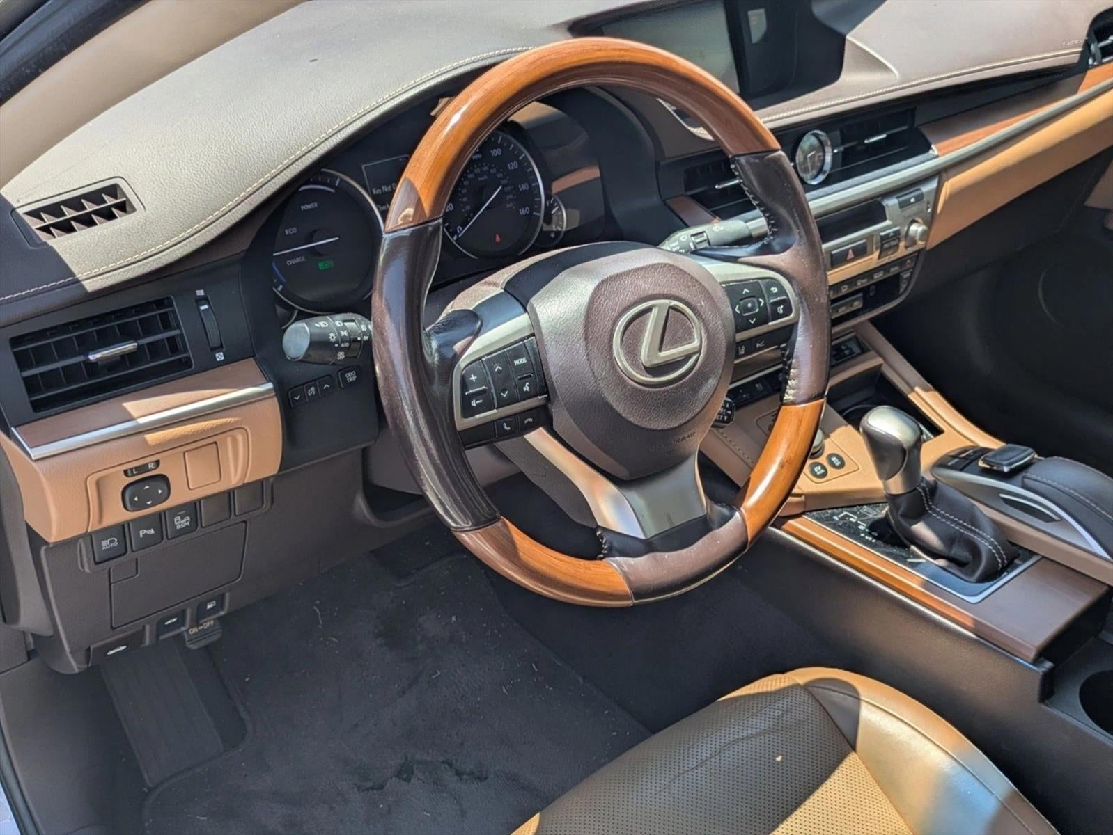 2016 Lexus ES 300h 4dr Sdn Hybrid