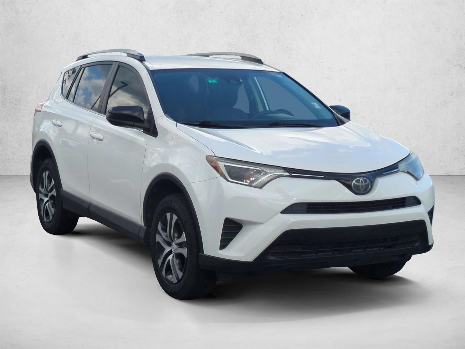 2017 Toyota RAV4 LE FWD (GS)