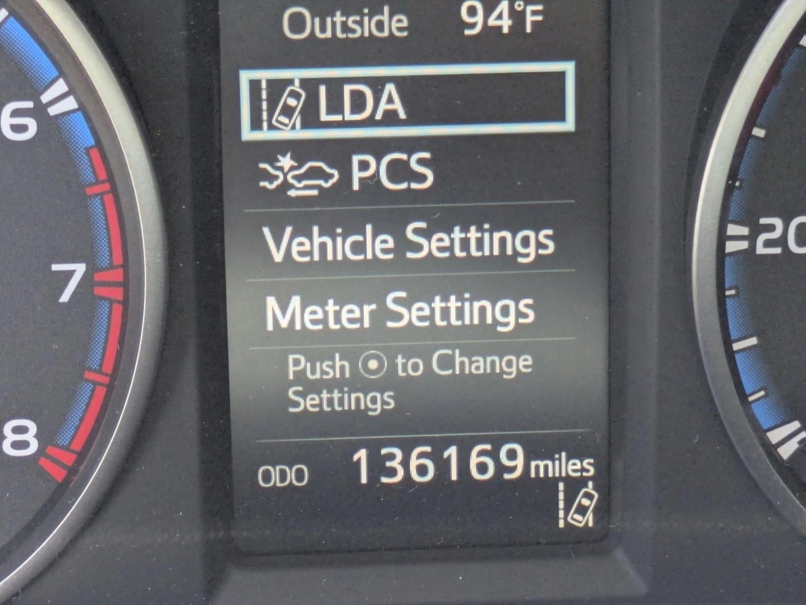2017 Toyota RAV4 LE FWD (GS)