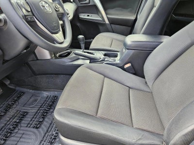 2017 Toyota RAV4 LE FWD (GS)
