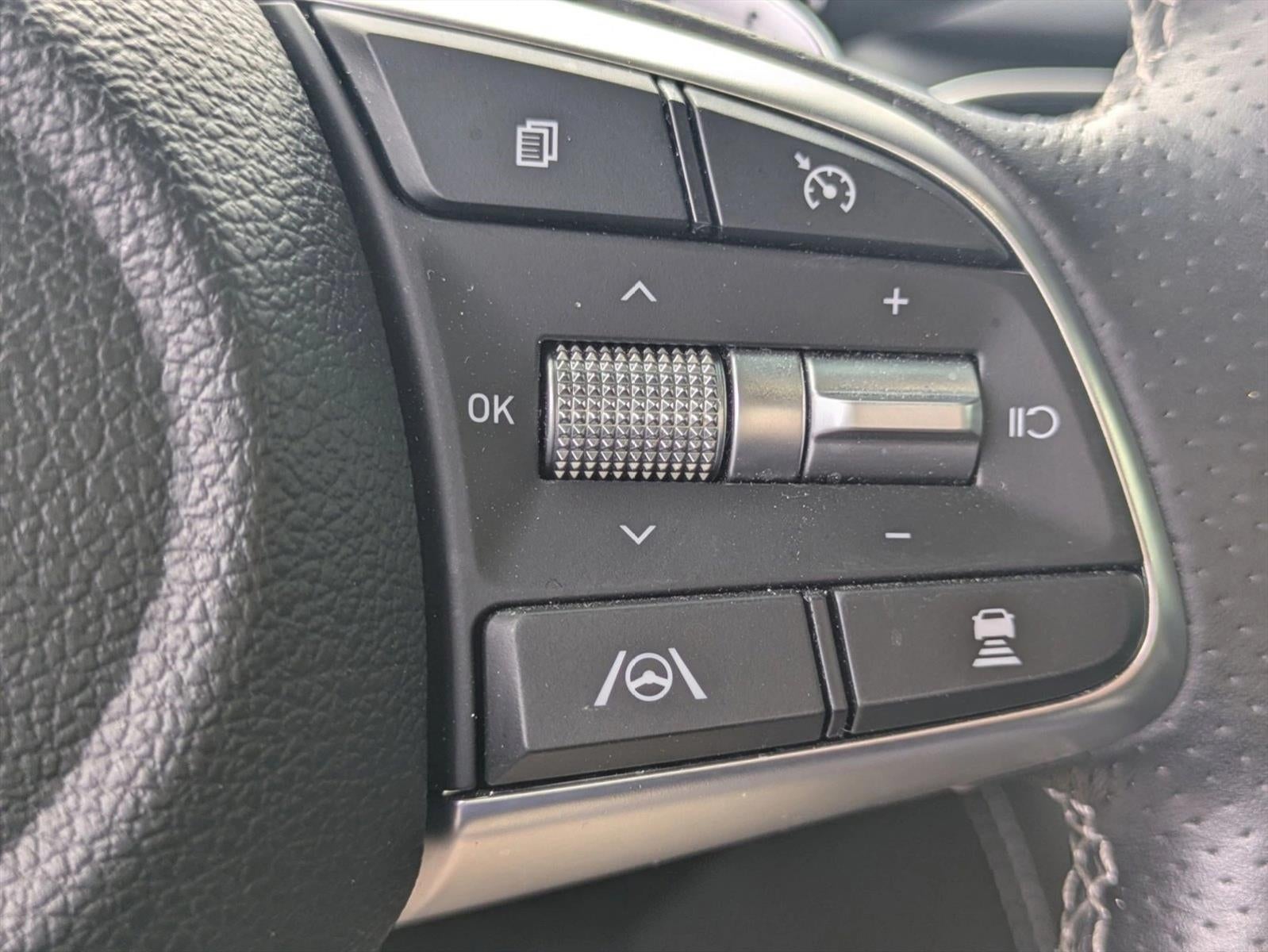 2022 Genesis G70 2.0T RWD