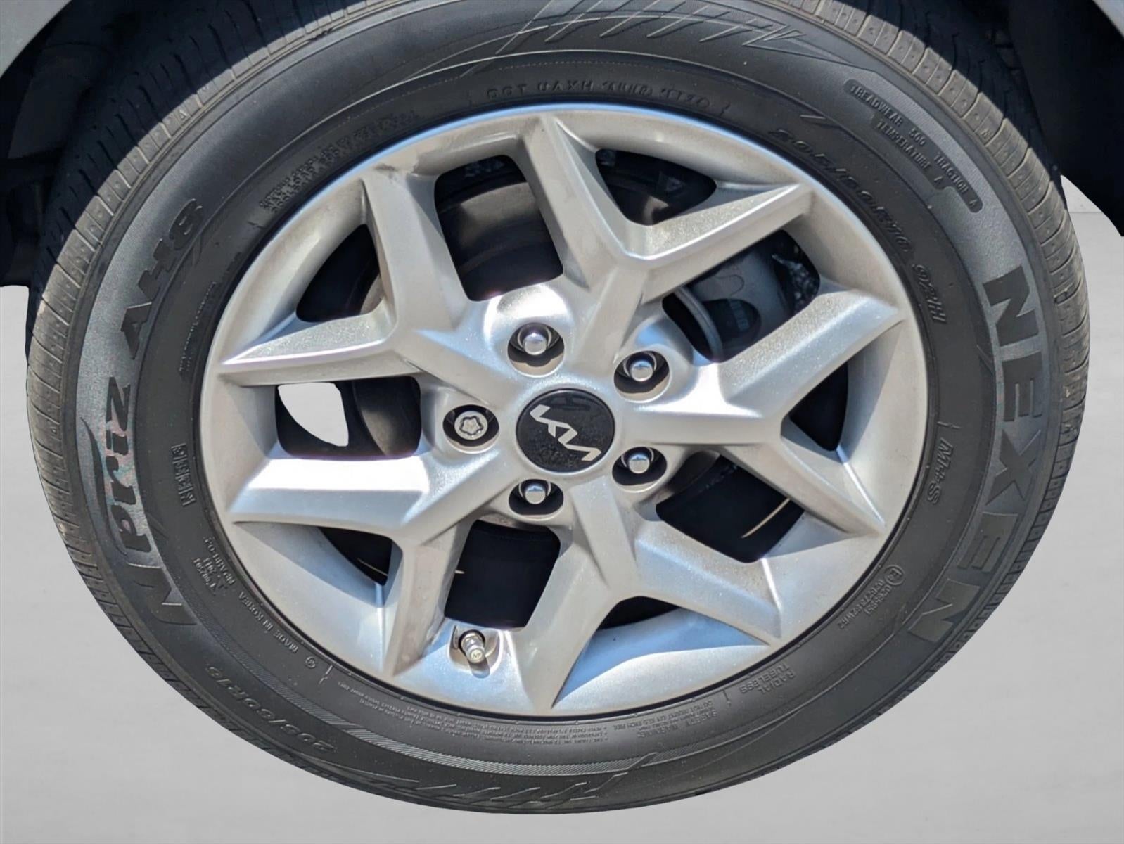 2024 Kia Soul LX IVT