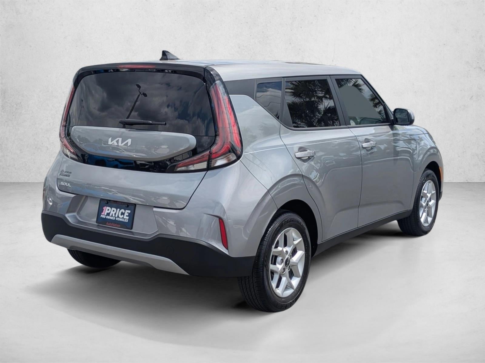 2024 Kia Soul LX IVT