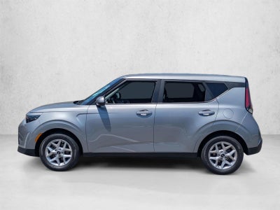 2024 Kia Soul LX IVT