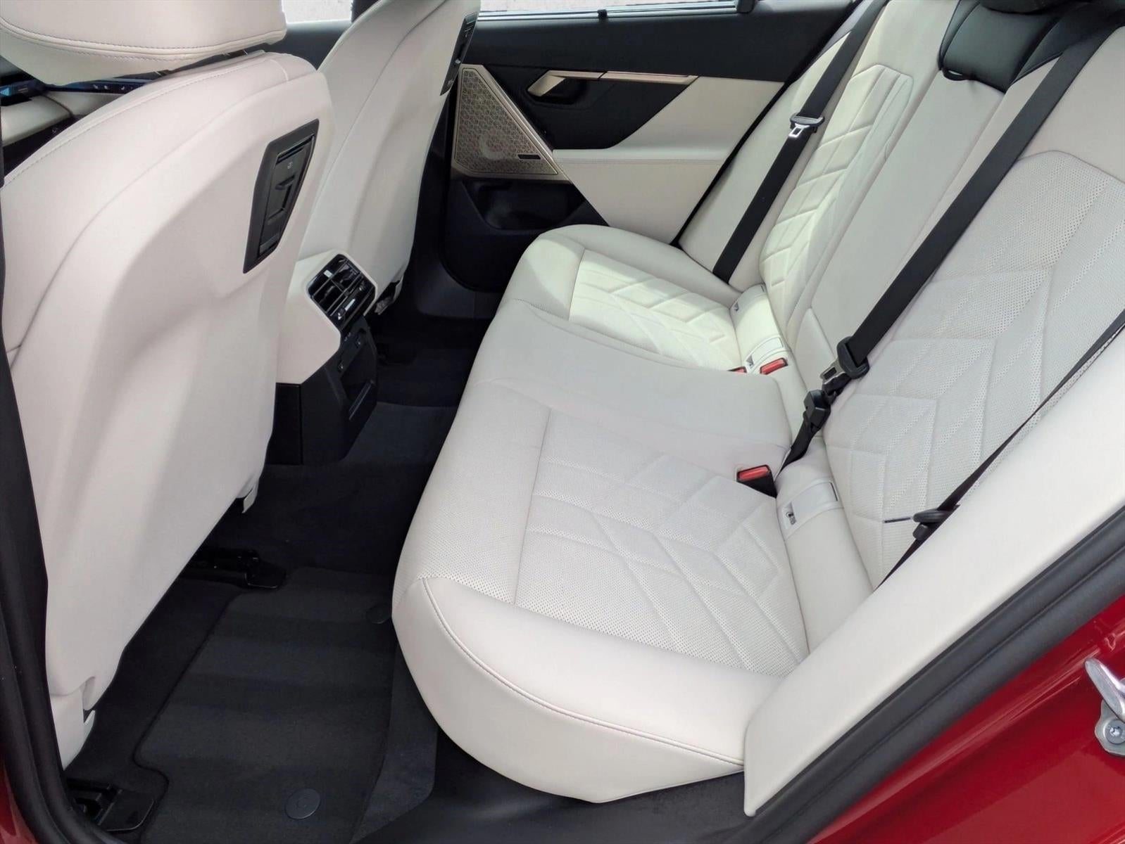 2025 BMW i5 M60 Sedan