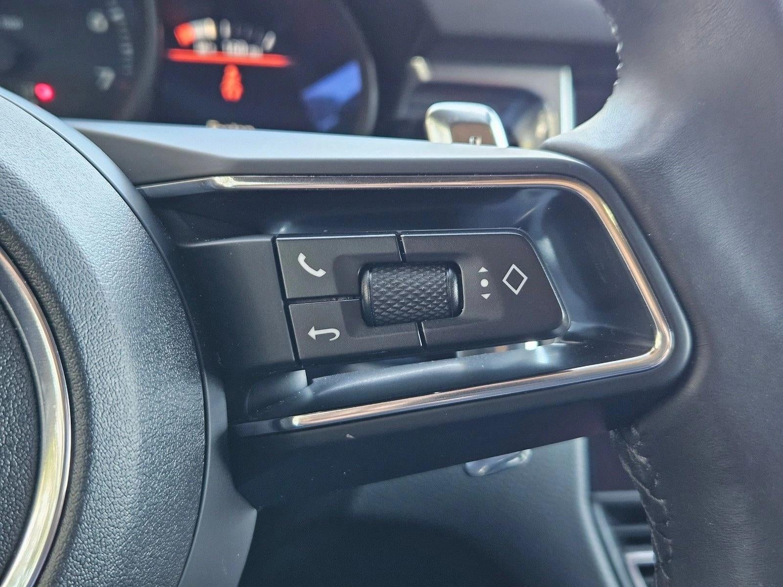 2025 Porsche Macan AWD