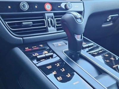 2025 Porsche Macan AWD