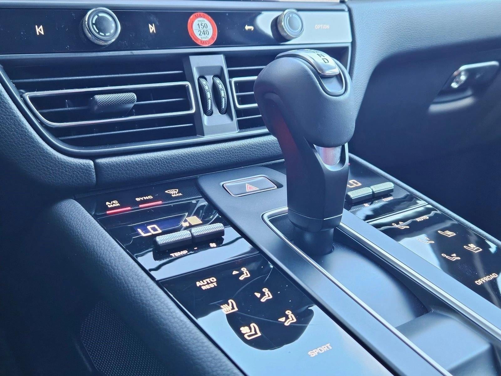2025 Porsche Macan AWD