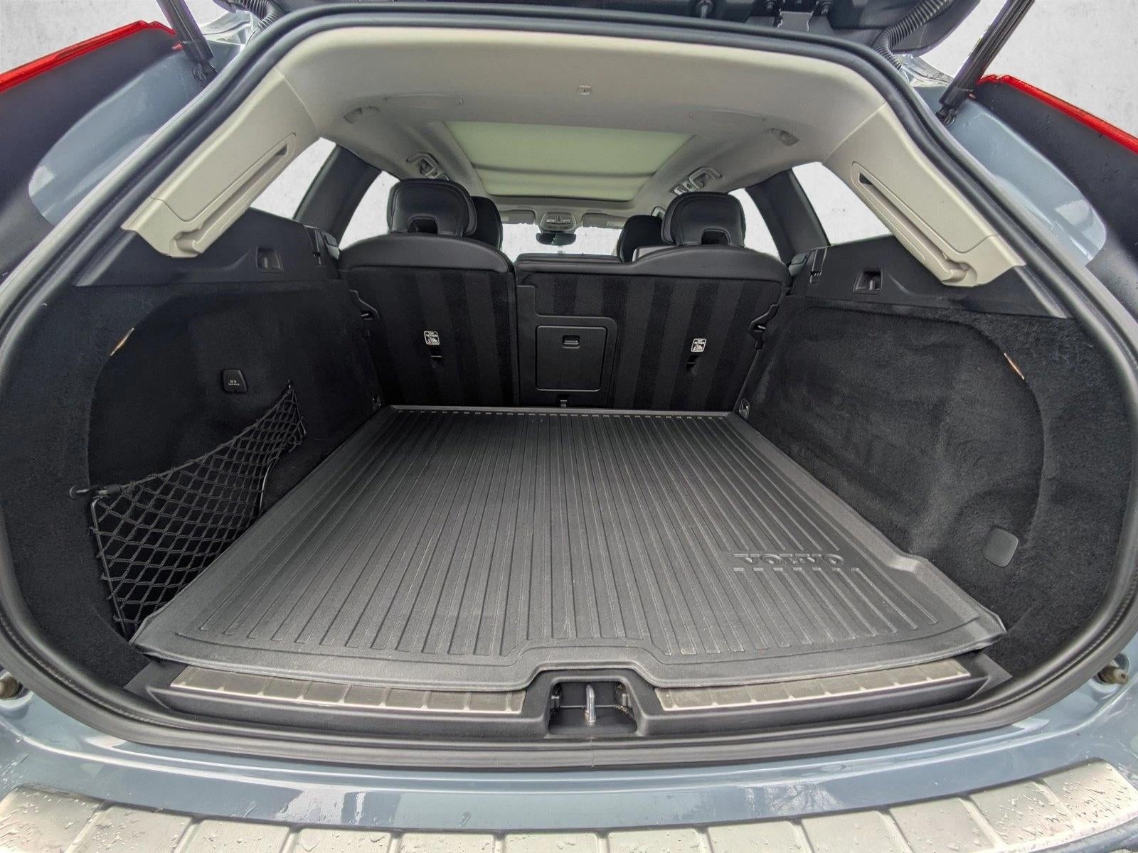 2022 Volvo XC60 B5 FWD Inscription