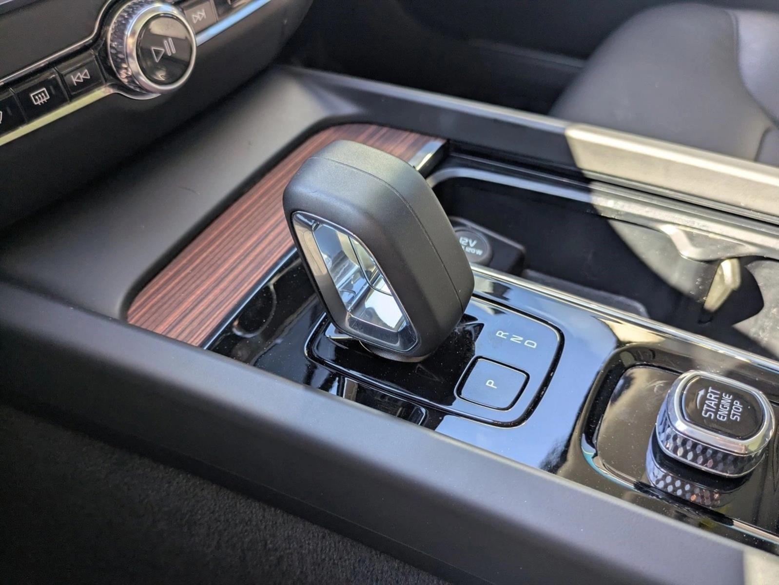 2023 Volvo V60 Cross Country B5 AWD Plus