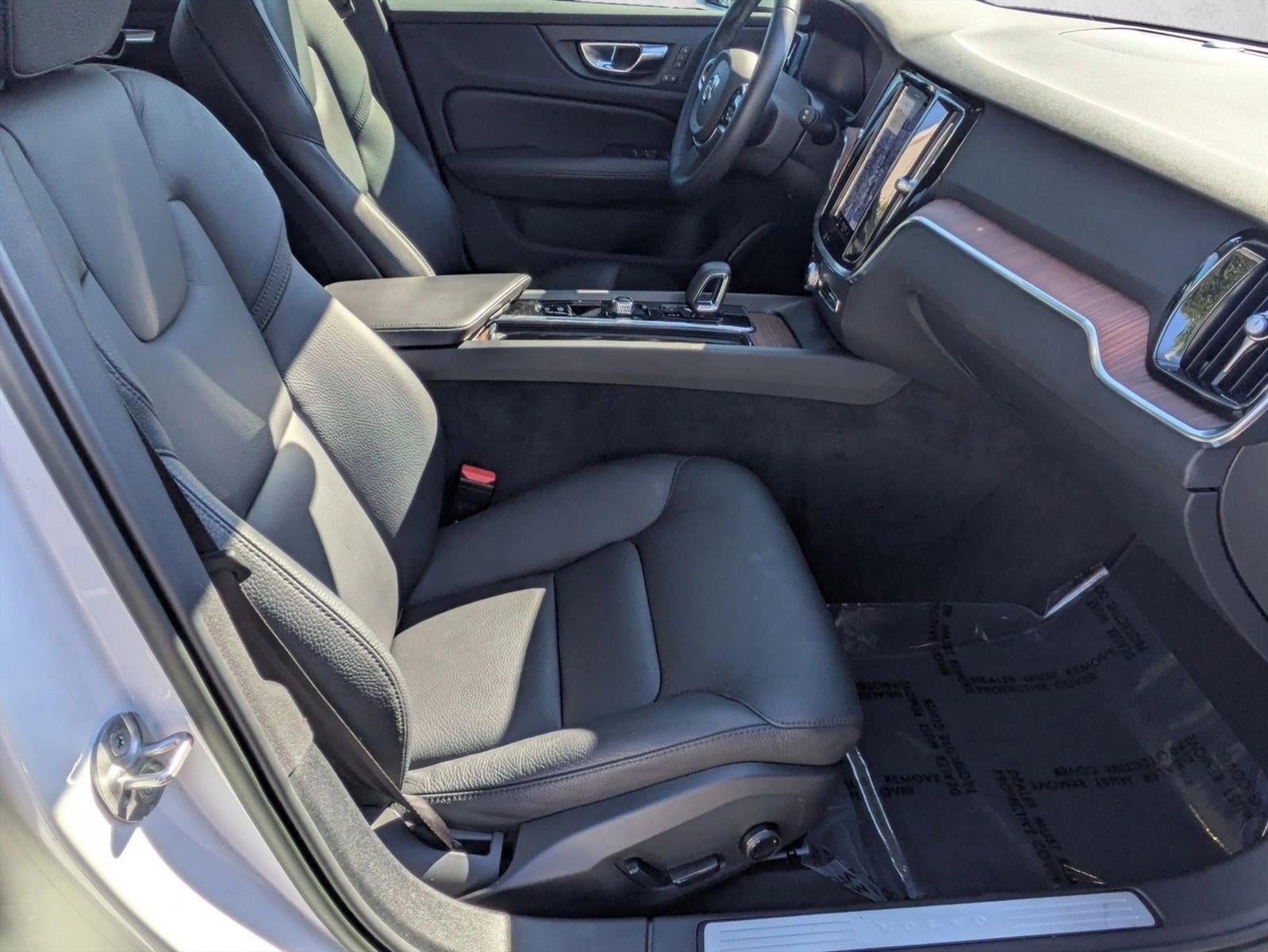 2023 Volvo V60 Cross Country B5 AWD Plus