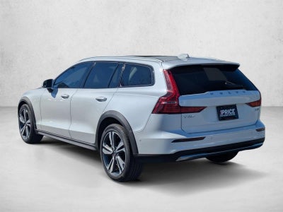 2023 Volvo V60 Cross Country B5 AWD Plus