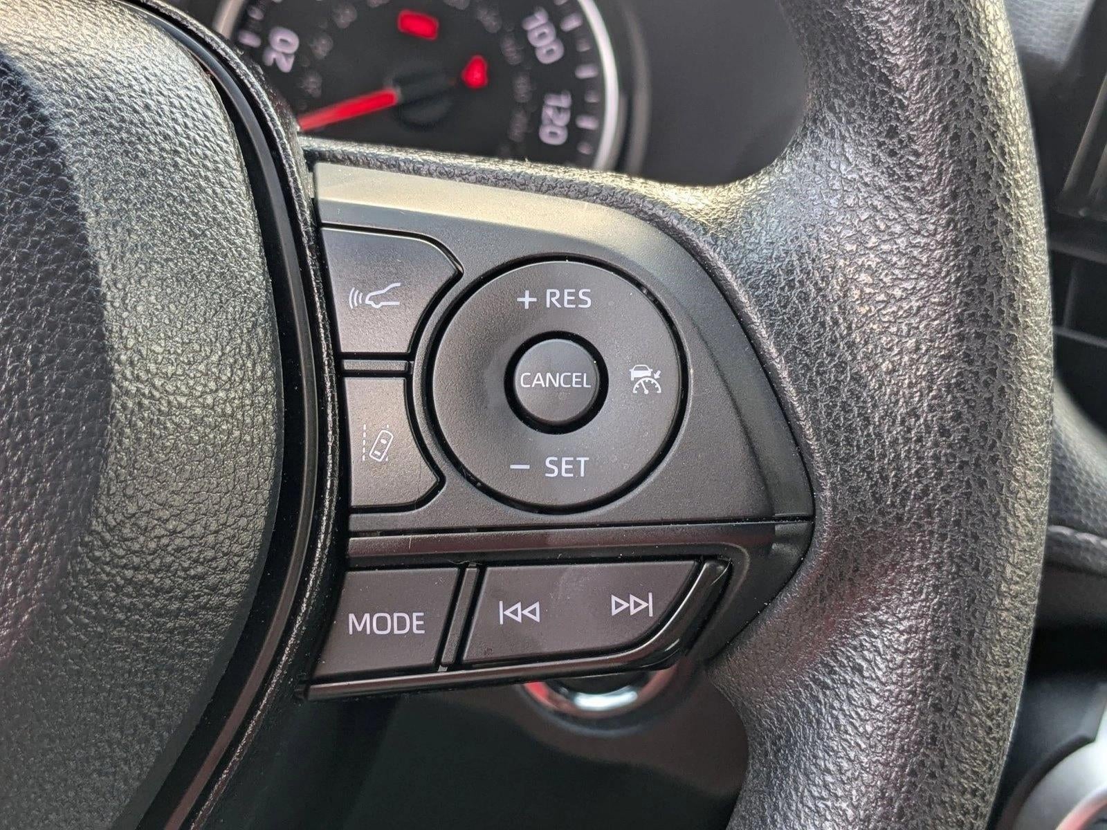 2022 Toyota RAV4 XLE FWD (GS)