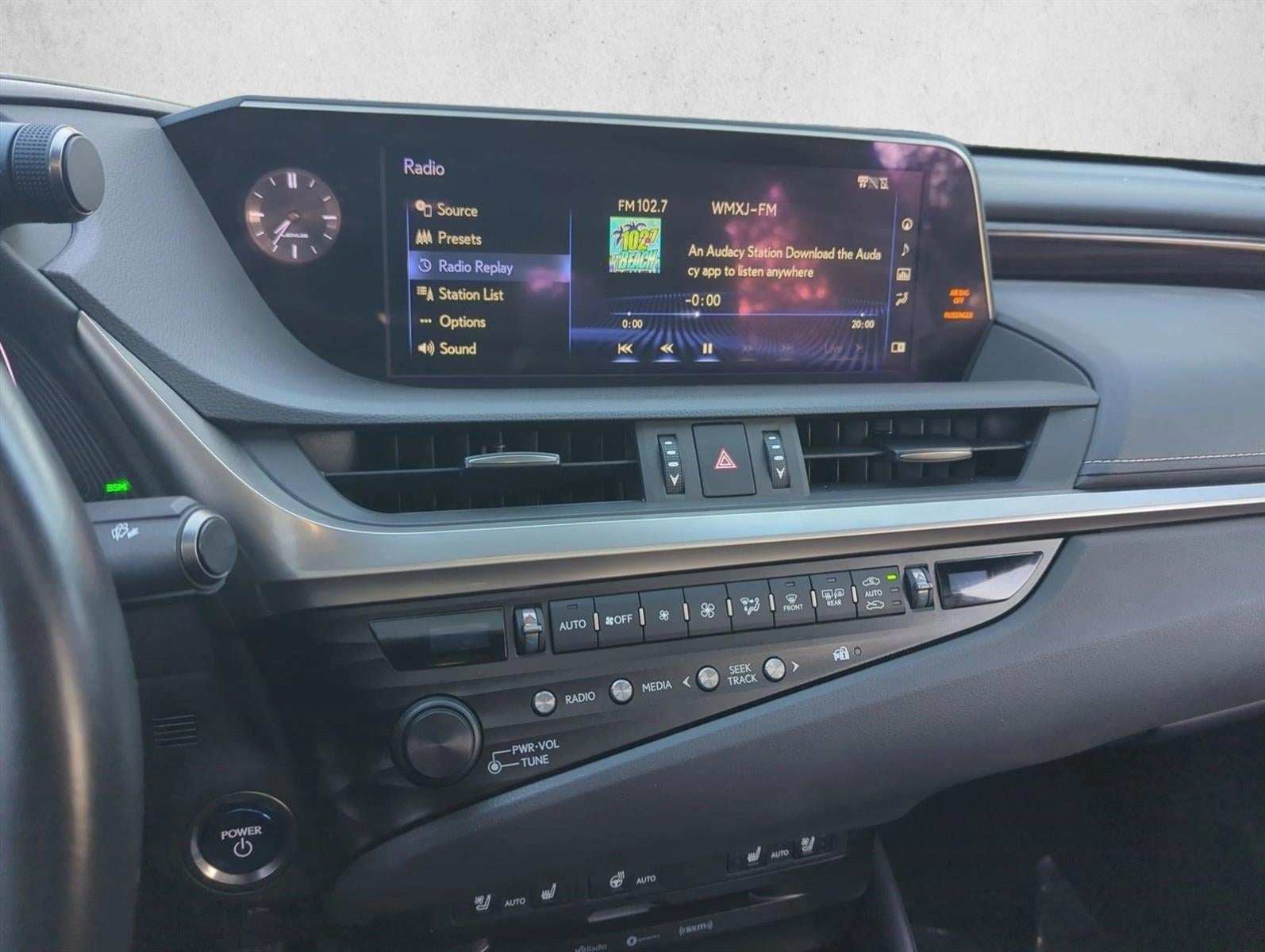 2019 Lexus ES 300h FWD