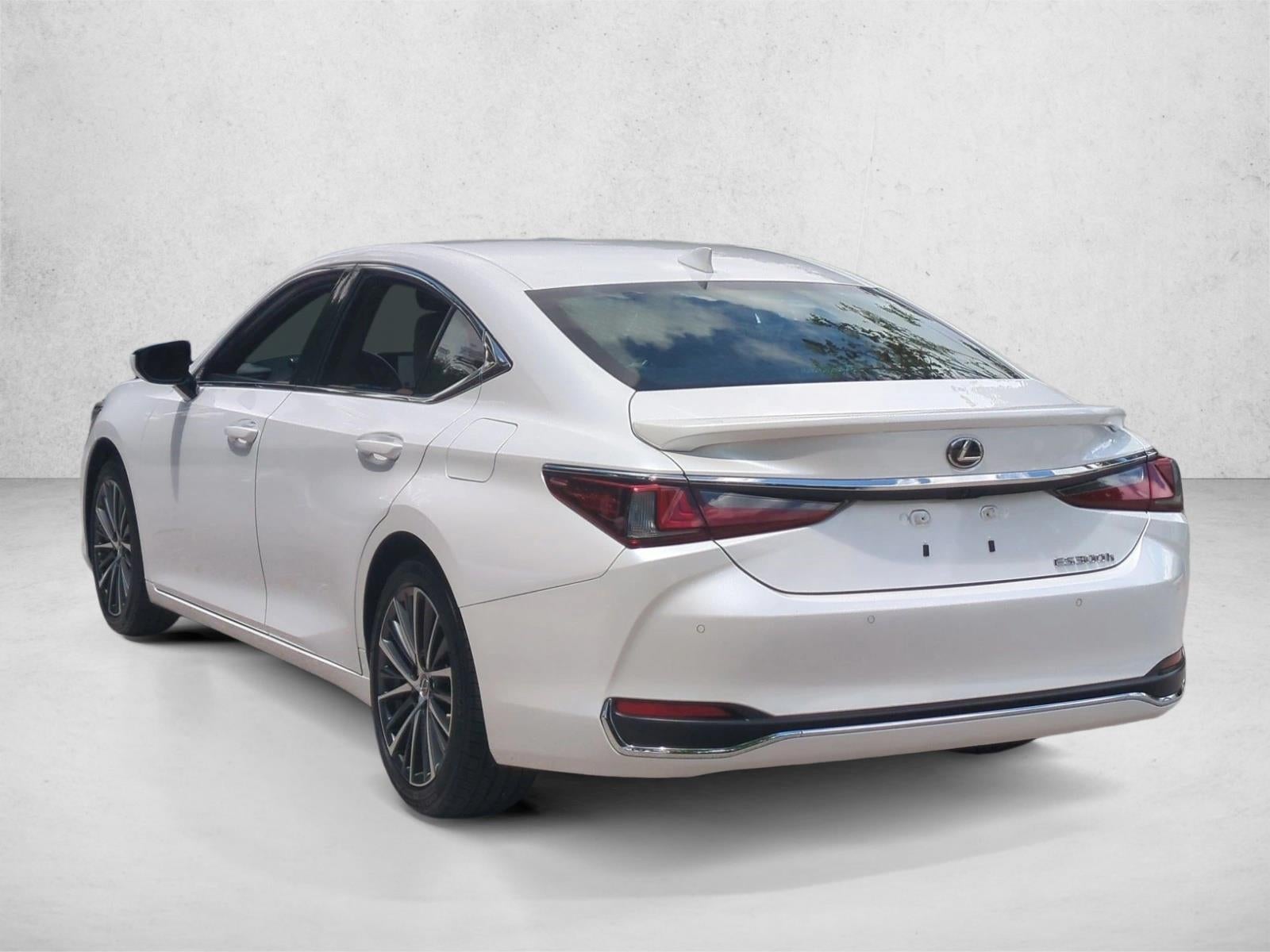 2025 Lexus ES 300h FWD