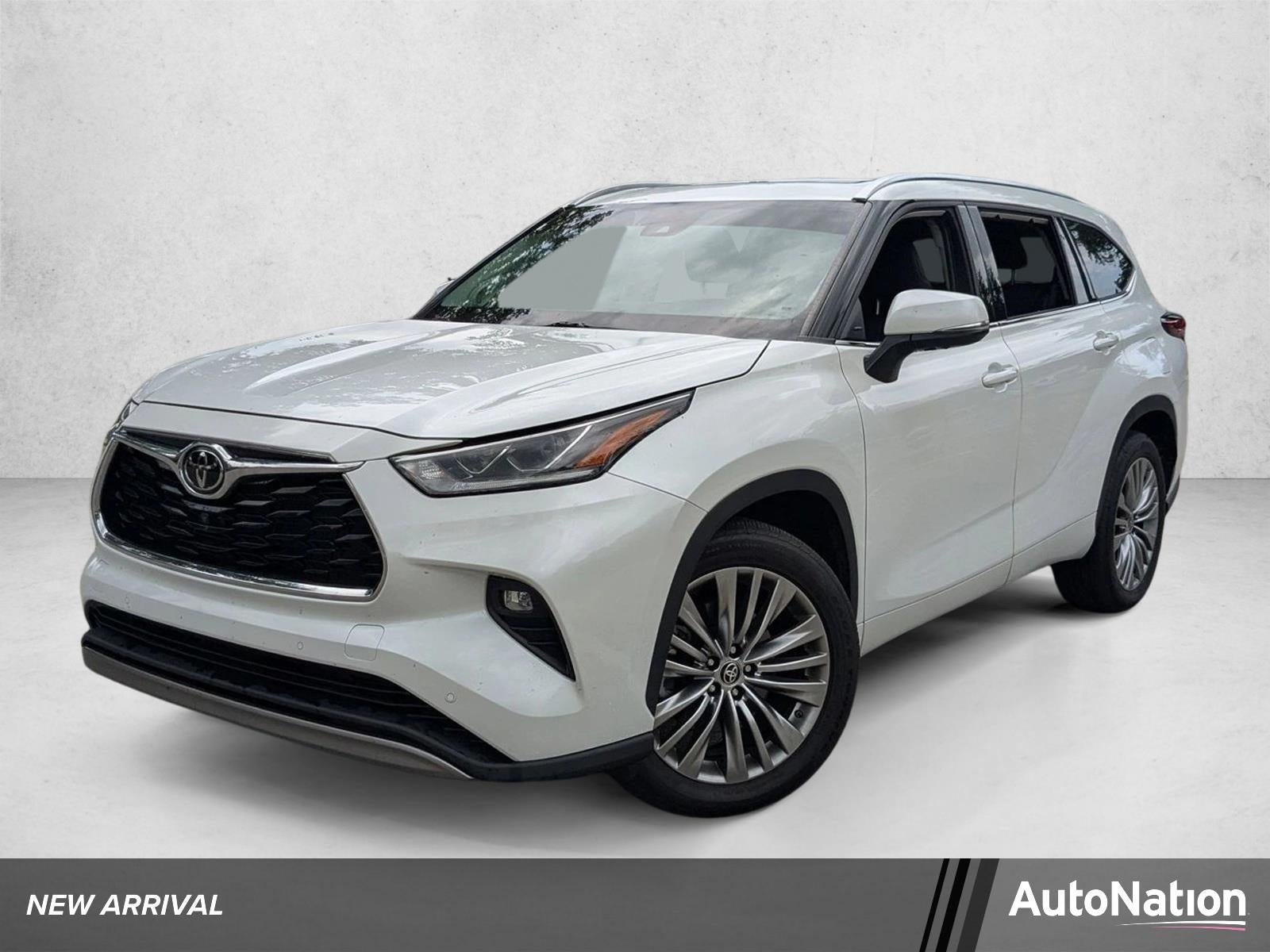 2022 Toyota Highlander Platinum 4x2 V6's photo