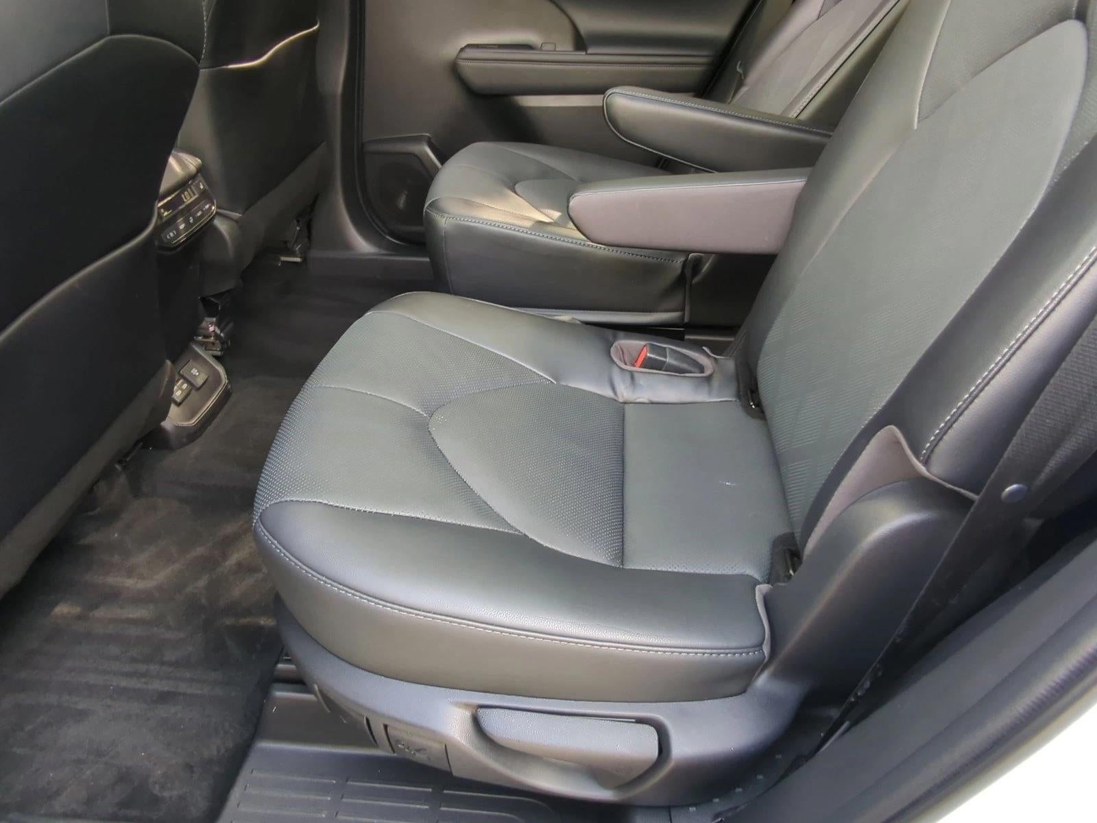 2022 Toyota Highlander Platinum FWD (Natl)