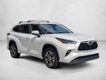 2021 Toyota Highlander XLE FWD (Natl)