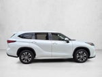 2022 Toyota Highlander Hybrid XLE FWD (Natl)
