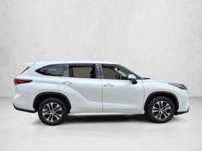 2022 Toyota Highlander Hybrid XLE FWD (Natl)