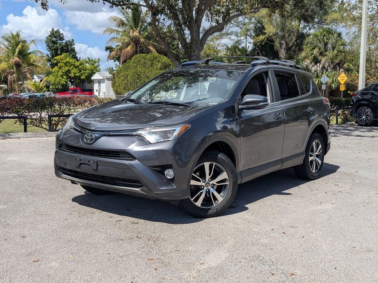 2017 Toyota RAV4 XLE AWD (Natl)