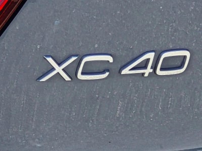 2022 Volvo XC40 T5 AWD R-Design