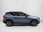 2022 Volvo XC40 T5 AWD R-Design