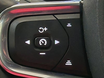 2022 Volvo XC40 T5 AWD R-Design