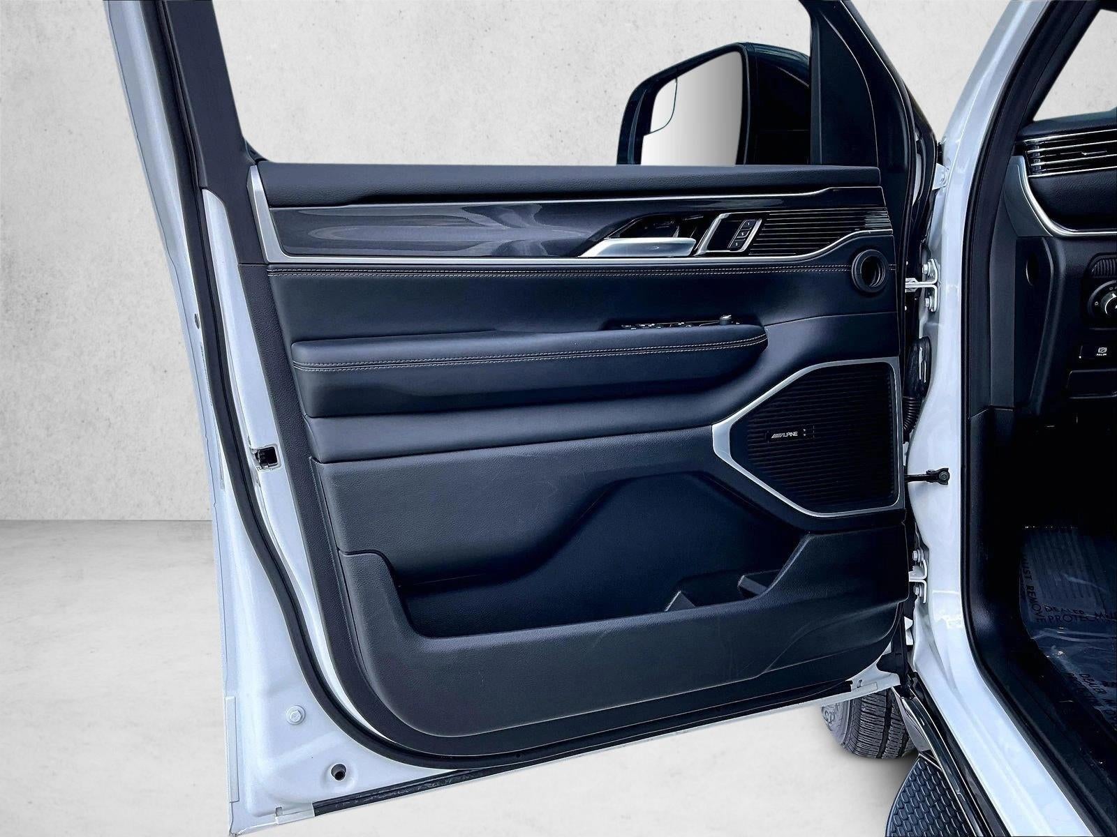 2024 Jeep Wagoneer 4x2