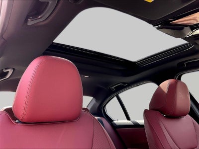 2024 BMW 330i Sedan