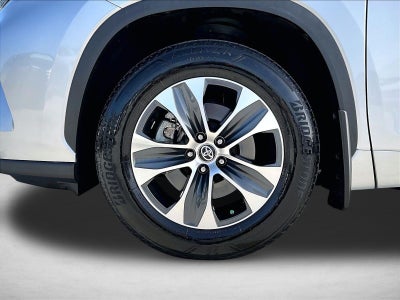 2023 Toyota Highlander XLE FWD (Natl)