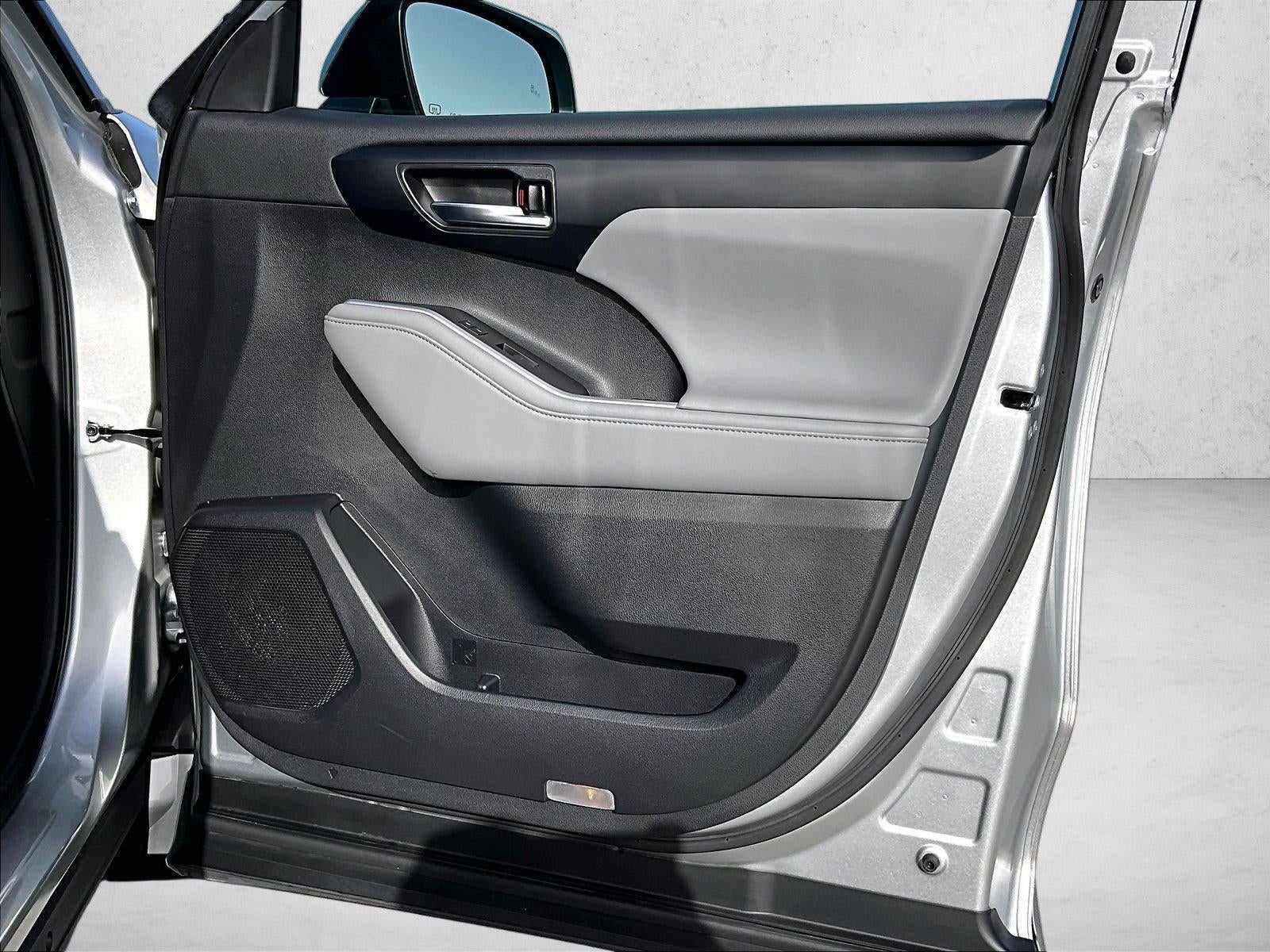2023 Toyota Highlander XLE FWD (Natl)