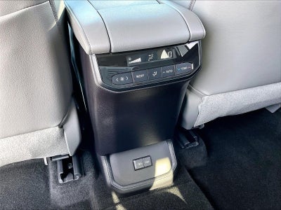 2023 Toyota Highlander XLE FWD (Natl)